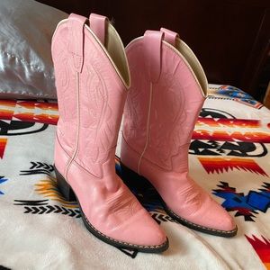 Old West pink cowboy boots